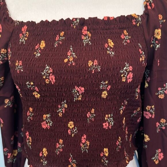 Love Tree Boho/Vintage Floral Smocked Crop Top NWOT - Picture 3 of 7